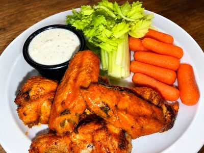 Baked chicken wings with ranch at Durkin’s Pizza